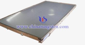 600x500x10mm 鎢合金板具有高密度、高硬度、高熔點的特性，能夠耐腐蝕、耐磨損，而且高溫性能好，即使在500℃的溫度下也基本保持不變，在1000℃時仍有很高的硬度。它被廣泛應用於機械、焊接零件、熱交換器、反光器具等。 中鎢在線是一家專門從事研究、開發(fā)、生產、銷售鎢合金的公司，以先進的技術力量，科學的管理制度，竭誠為您服務。本公司為客戶提供高品質、高標準的產品，並且能夠根據客戶的要求生產各種規(guī)格和材質的鎢合金板。 更多內容請訪問： http://www.tungsten-alloy.com/big5/tungsten-alloy-plate.html